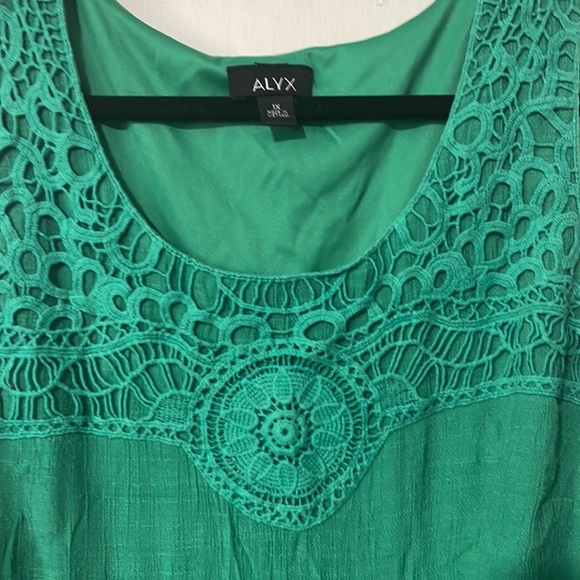 Emerald Green blouse - Picture 2 of 3